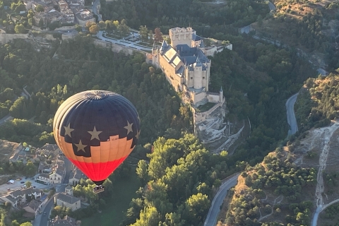 Segovia: vuelo en globo aerostático con almuerzo opcional de 3 platos