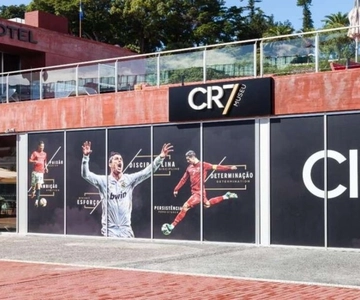 Funchal: Old Town Tuk Tuk Tour with Drop-Off at CR7 Museum