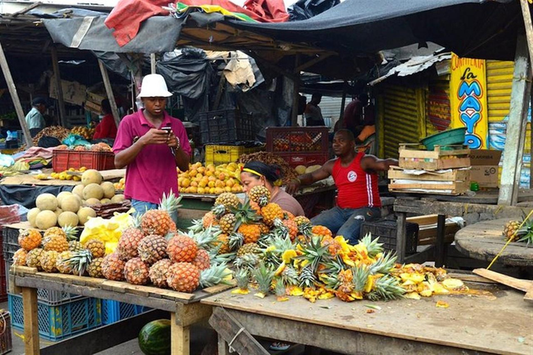 Cartagena: tour guidato del mercato di Bazurto con pranzo e trasferimentoCartagena: tour guidato al mercato di Bazurto con pranzo e trasferimento