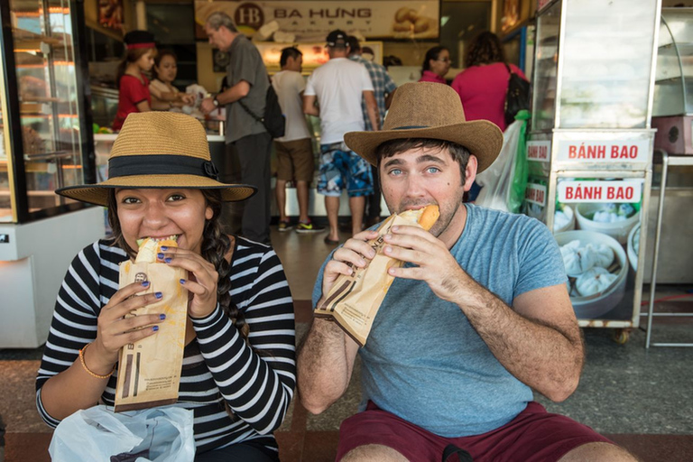 Hoi An: Night Food Tasting Tour Small Group Tour