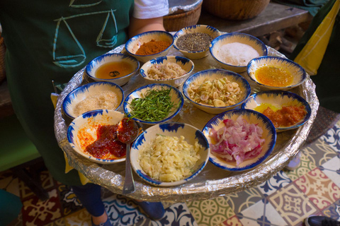 Hoi An: Night Food Tasting Tour Small Group Tour