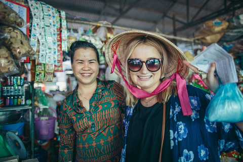 Saigon at Sunset: Street Food and Local Drink TourPrivate Tour