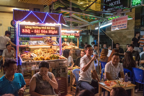 Saigon bei Sonnenuntergang: Street Food and Local Drink TourPrivate Tour