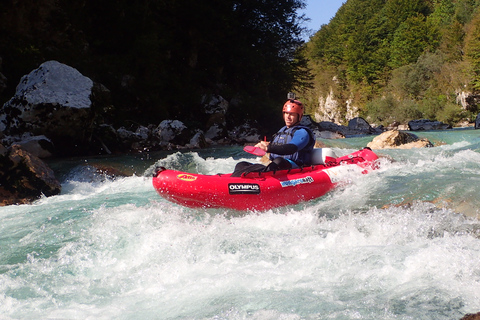 Bovec: spływy kajakowe Whitwater po rzece Soča / Małe grupyBovec: spływ kajakiem po rzece Socza