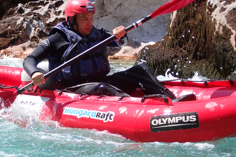 Bovec: spływy kajakowe Whitwater po rzece Soča / Małe grupyBovec: spływ kajakiem po rzece Socza