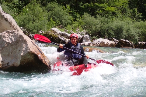 Bovec: Kayak de aguas bravas en el río Soča / Grupos reducidosBovec: En kayak por el río Soča