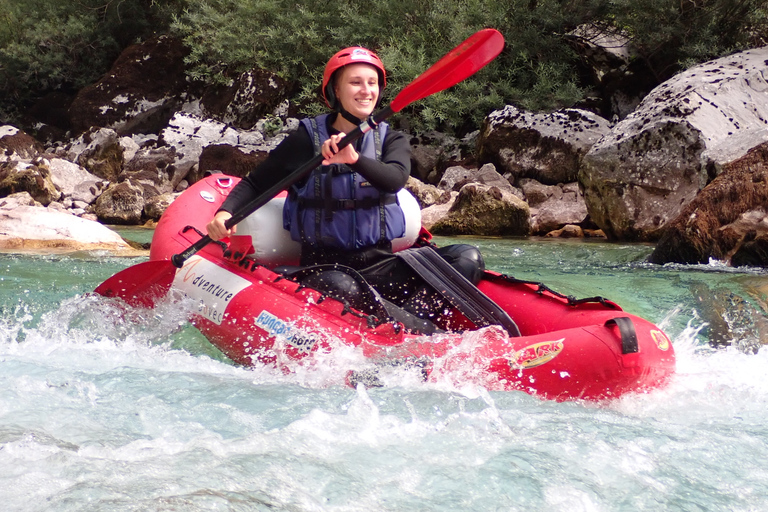 Bovec: spływy kajakowe Whitwater po rzece Soča / Małe grupyBovec: spływ kajakiem po rzece Socza