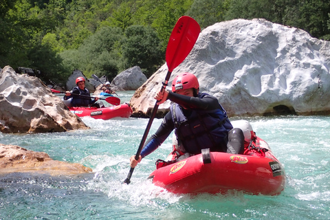 Bovec: Wildwasser-Kajakfahrt auf dem Soča / KleingruppenBovec: Kajaktour auf dem Fluss Soča