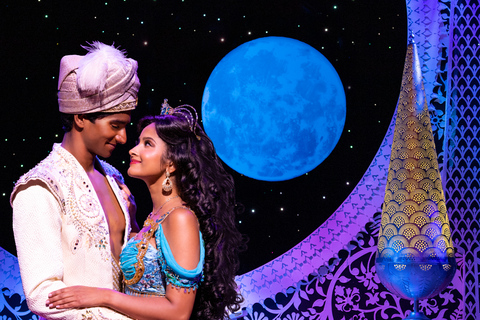 (Copy of) Nova Iorque: Ingressos para o Musical Aladdin na BroadwayAssentos no mezanino traseiro ou na varanda frontal