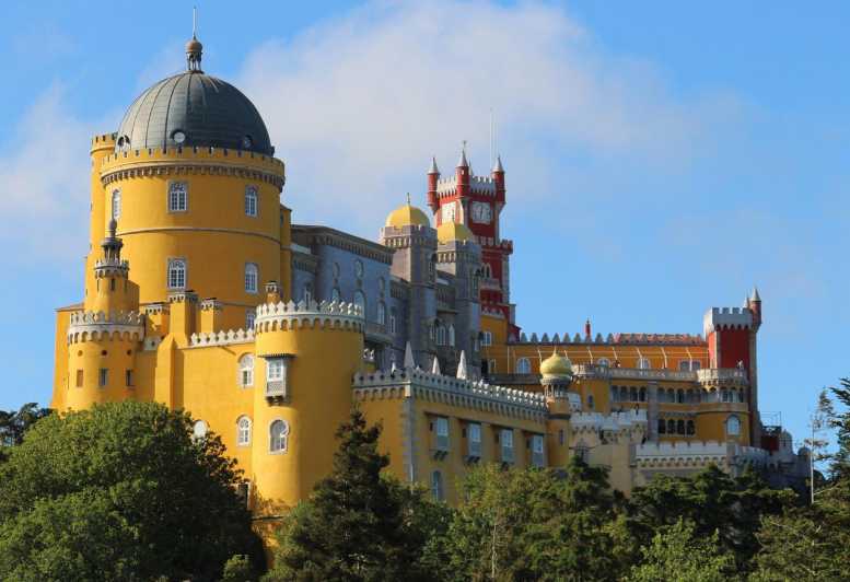 Lisbon: Sintra, Regaleira, Pena Palace, Cascais Day Tour