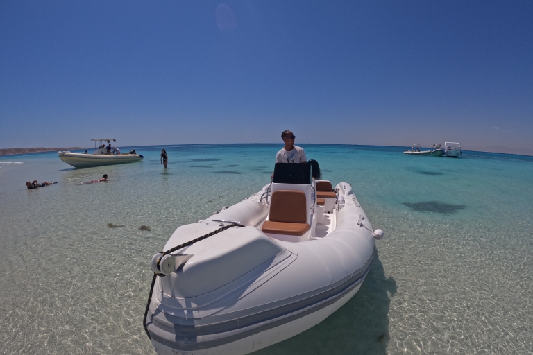 Îles Giftoun : transfert en hors bord et prise en chargeSortie avec prise en charge à Hurghada