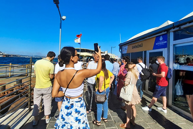 Istanbul: Asian Side Walking Tour mit Fährenfahrt
