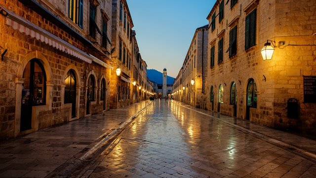 Dubrovnik: Medieval Guided Walking Tour in the Old Town