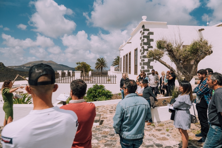 Lanzarote: wijngaardtour met wijn- en chocoladeproeverijRondleiding in het Engels