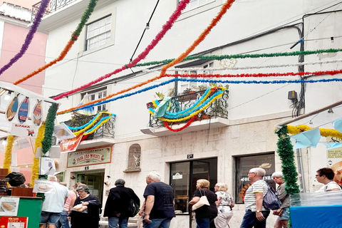 Lisbon: Private City Highlights Tuk-Tuk Tour for 2 People