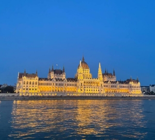 Budapest: 1-Hour Sightseeing Cruise with Welcome Drink