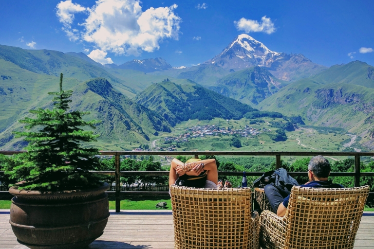 Tbilisi: tour de día completo a las montañas Kazbegi, Gergeti y AnanuriTour privado