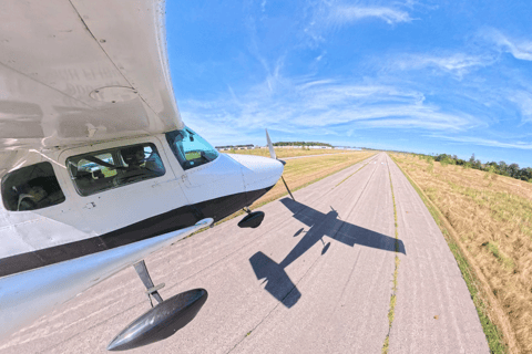 Burlington: experiência de voo panorâmico na costa do Lago OntárioBurlington: experiência de voo panorâmico pela costa do Lago Ontário