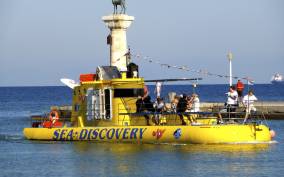 Rhodes Town: Yellow Submarine Cruise with Underwater Views