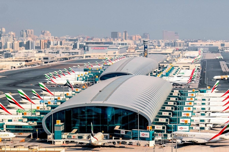 Luchthaven Dubai: privérit van of naar het vliegveldVertrek: Bab Al Shams, Jebel Ali, Sport City & Ibn Battuta