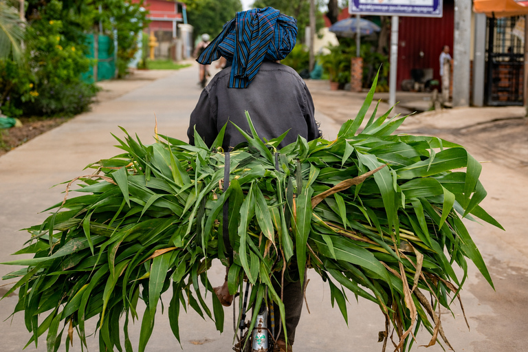 Phnom Penh: Silk Island Cycling Aventure & Lunch with Locals
