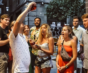 Barcelona: Tapas wandeltour met eten, wijn en geschiedenis