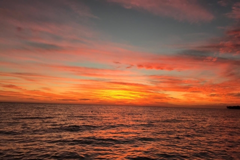 Victoria: Seychellen-Sonnenuntergangskreuzfahrt im GlasbodenbootVictoria: Seychellen-Sonnenuntergangs-Kreuzfahrt mit Blick auf die Eden-Insel