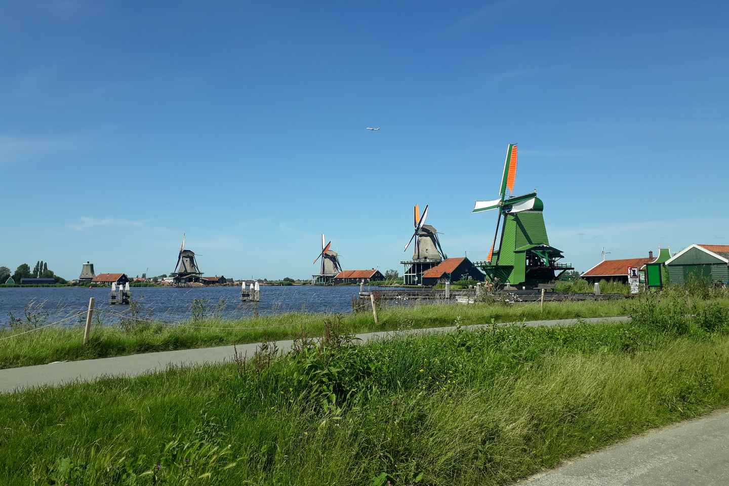 From Amsterdam: Zaanse Schans Windmills Private Tour