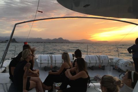 Jávea: 90-Minute Sunset Cruise with Glass of Cava