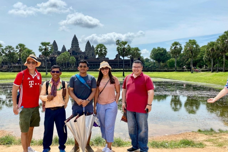 Siem Reap: explora los templos del complejo de Angkor y visita al atardecerMinivan de lujo compartido con guía profesional