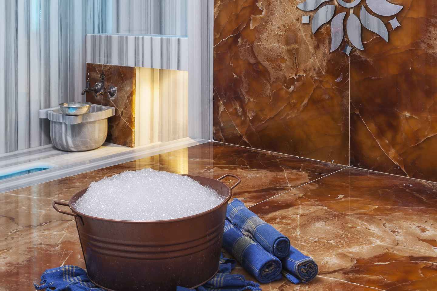 Kemer/Belek/Lara: Turkish Bath & Massage with Hotel Transfer