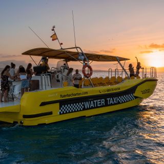 Corralejo: Snorkeling & Dolphin Watching Sunset Boat Tour