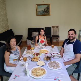 Ein Geschmack von Georgia: 3-stündige Food Tour bei einer einheimischen Familie