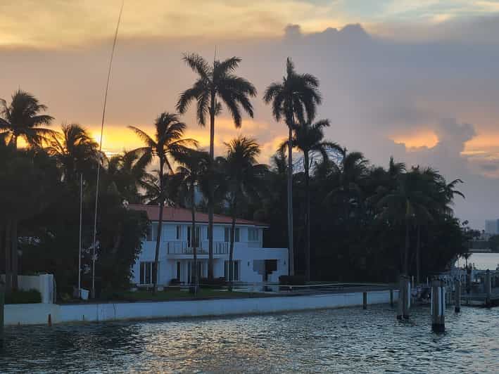 Miami Sunset Cruise Through Biscayne Bay And South Beach Getyourguide