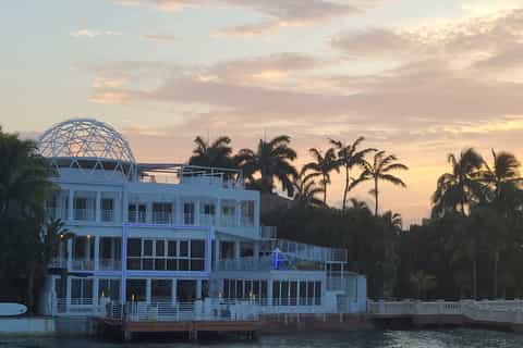 Miami: Sunset Cruise through Biscayne Bay and South Beach
