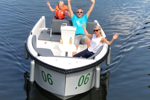 Rostock: electric boats - without driving licence - 6 people 3-Hour Rental