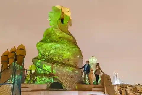 La Pedrera Premium: Exklusive Tour mit Cava und atemberaubender Aussicht