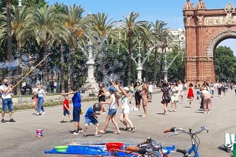 Ongebruikelijke fietstocht door Barcelona in het Frans