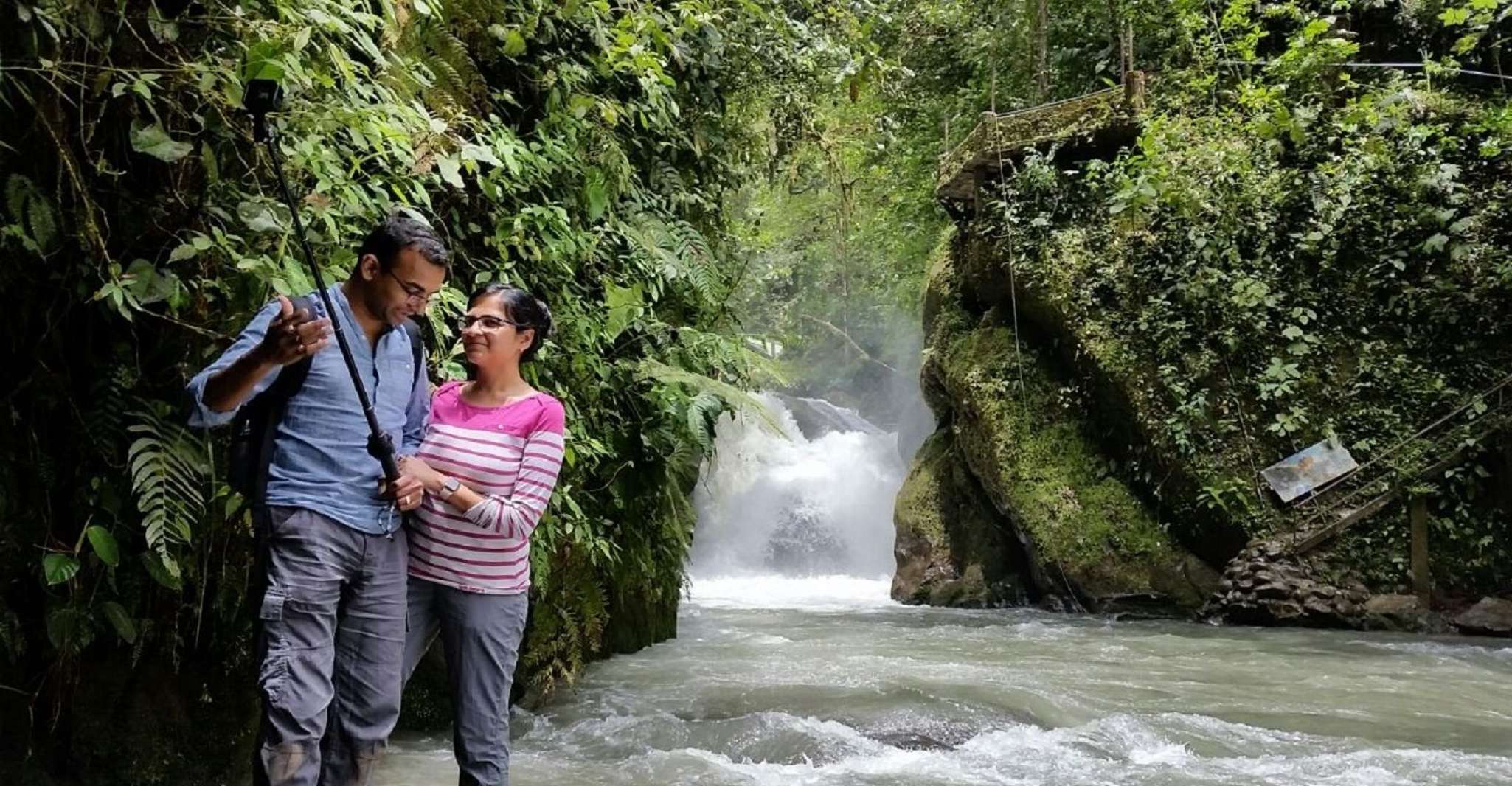 キト から , ミノ ・ クラウド ・ 森 の 日 の 旅 - Hizvo