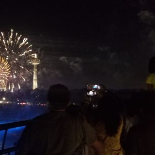 Niagara: Niagara at Night Lights and Fireworks Walking Tour