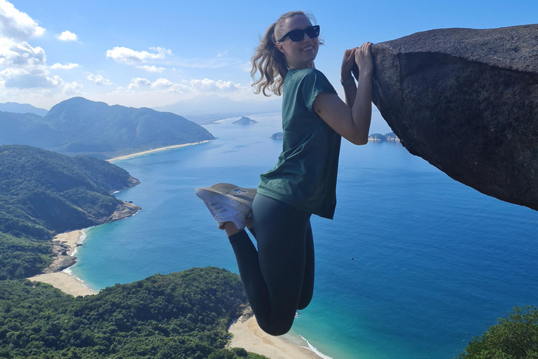 Rio de Janeiro: Tour a piedi di Pedra do Telégrafo con spiaggeAlba: Tour escursionistico di Pedra do Telégrafo con le spiagge