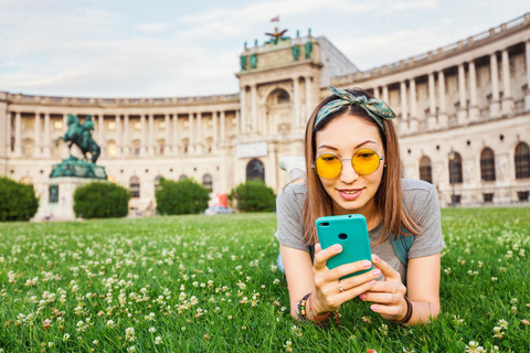 Vienna: tour con salta la fila del Museo di Sisi, dell&#039;Hofburg e dei giardiniTour in inglese