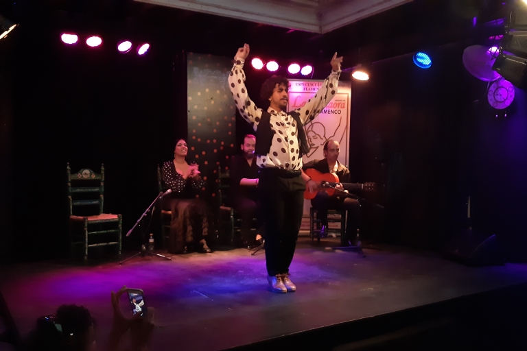 Jerez de la Frontera : spectacle de flamenco et tapasSpectacle Flamenco + Menu Flamenco