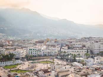 From Malaga and Costa del Sol: Day Trip to Tetouan, Morocco