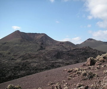 Lanzarote: Guided Volcano Hike with Transfers