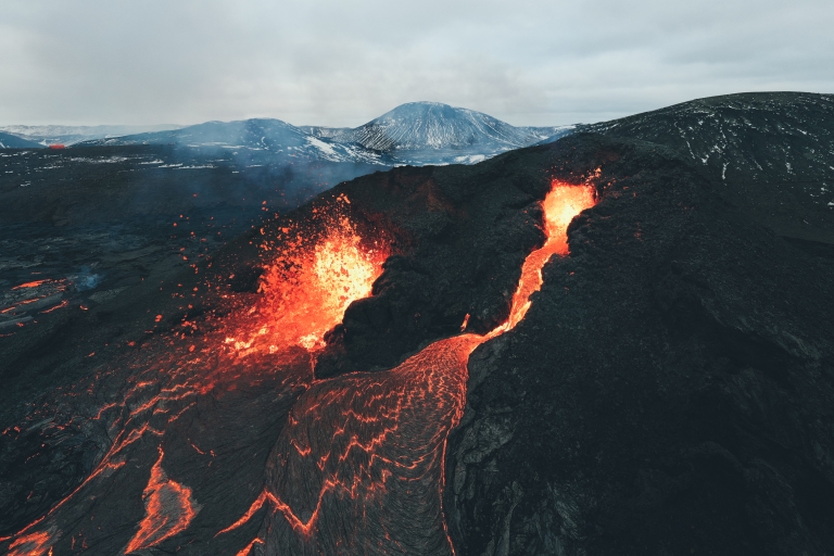 Reikiavik: caminata por el sitio de la erupción del volcán y recorrido geotérmicoTour con recogida en ubicaciones seleccionadas