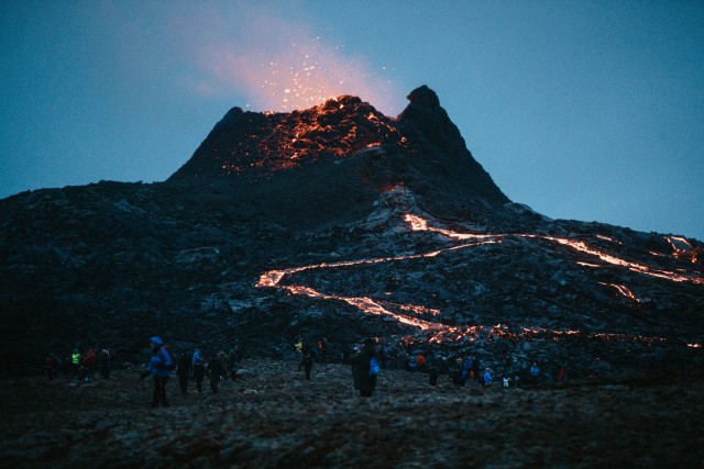 Reykjavík: middag- en avondwandeling naar de vulkaan Meradalir