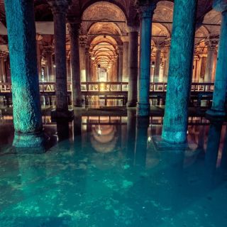 Istanbul: Basilica Cistern & Grand Bazaar Tour with Entry