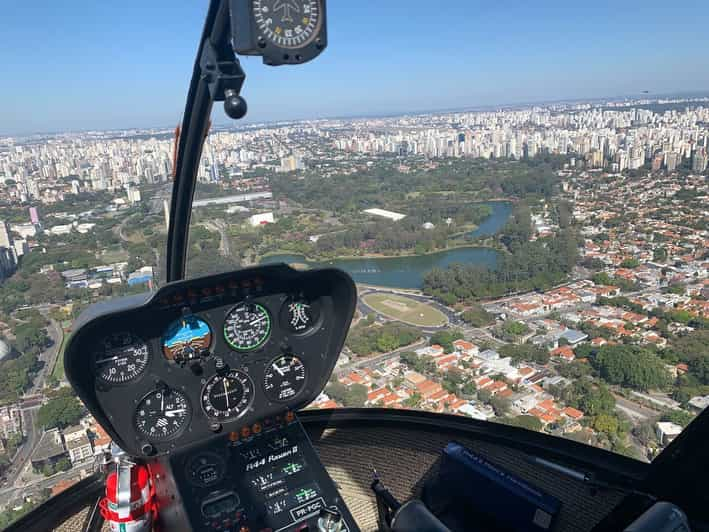 São Paulo: Passeio de Helicóptero Privado com Traslado | GetYourGuide