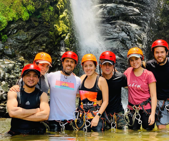 Guayaquil: tour di un'intera giornata nella foresta pluviale, escursionismo e canyoning